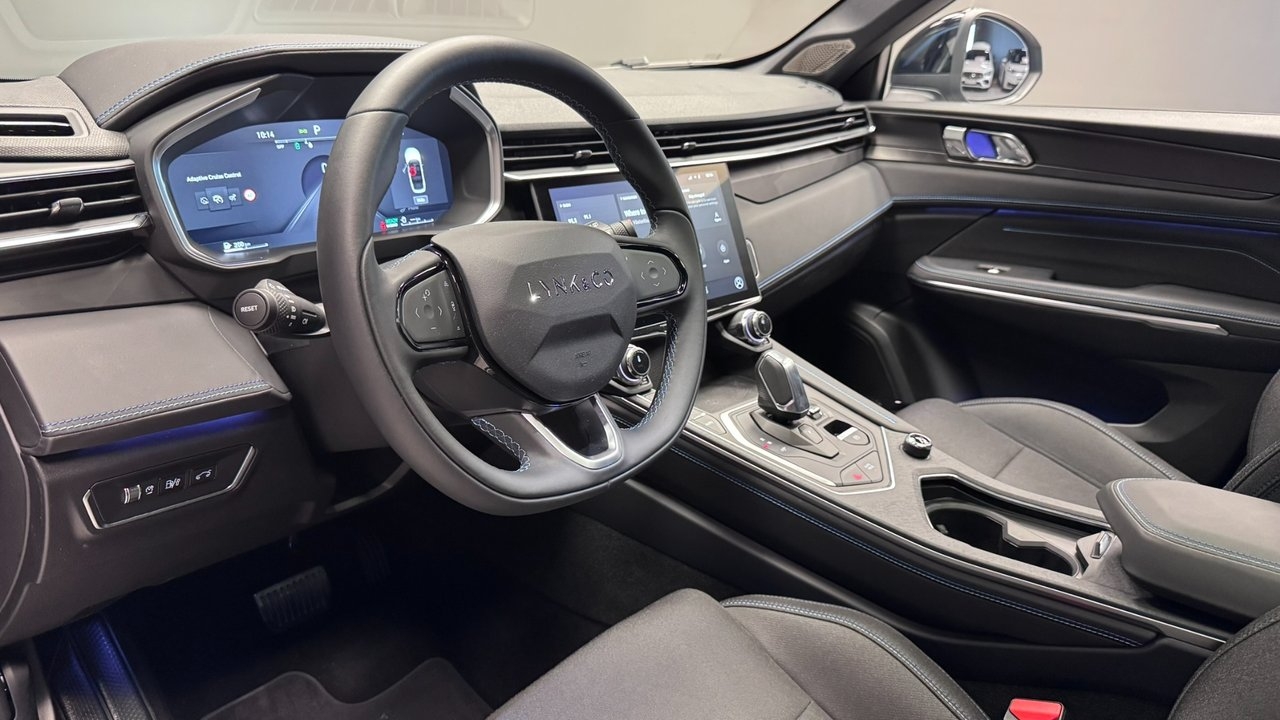 Lynk & Co 01 PHEV DCT 2023, bild 6/10