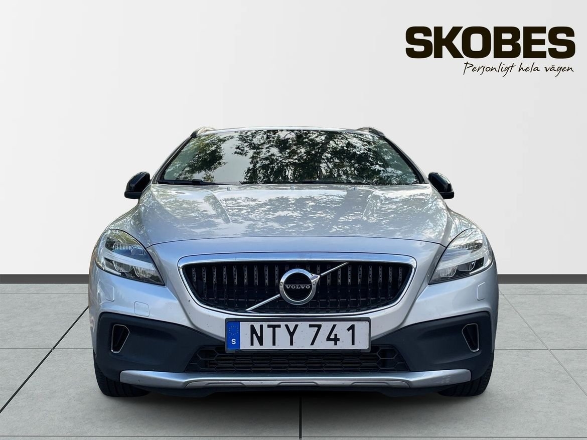 Volvo V40 Cross Country T3 Adv Edition 2019, bild 2/3