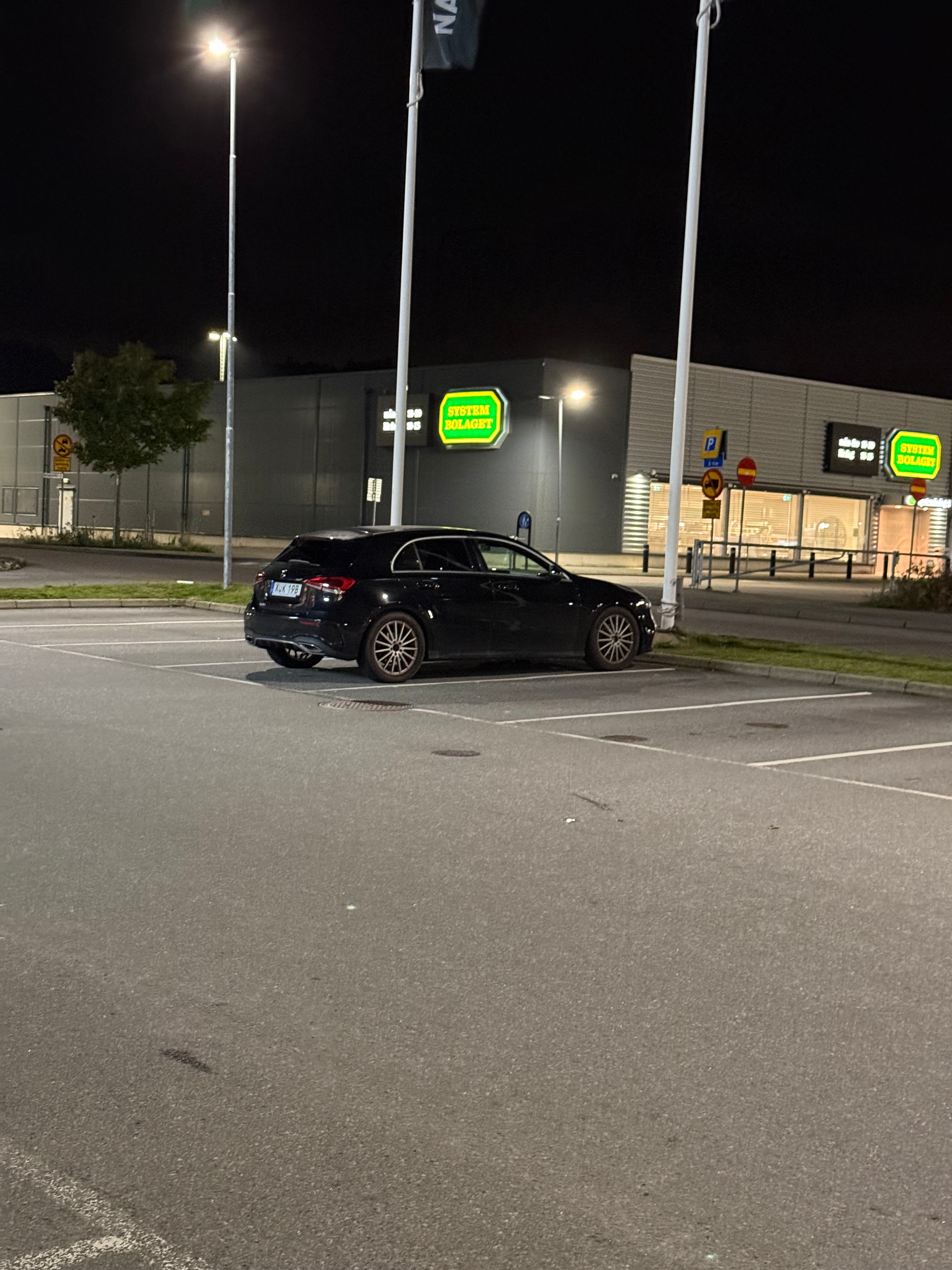 Mercedes-Benz A 180 Manuell 2019, bild 2/7