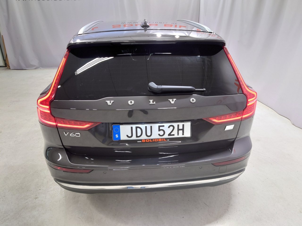 Volvo V60 Recharge T6 AWD Core Edition 2024, photo 6/10