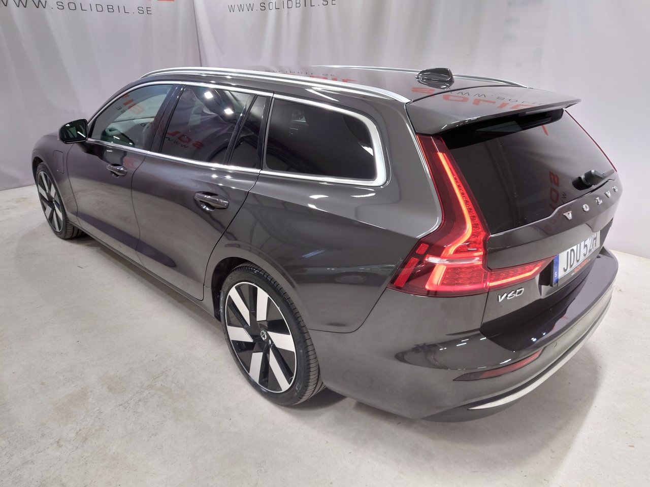 Volvo V60 Recharge T6 AWD Core Edition 2024, photo 5/10
