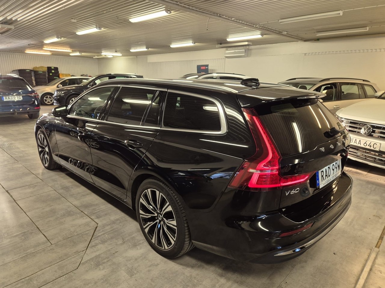 Volvo V60 Recharge T6 AWD Läder Drag 2023, bild 2/10