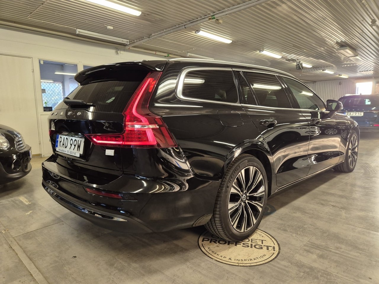 Volvo V60 Recharge T6 AWD Läder Drag 2023, bild 5/10