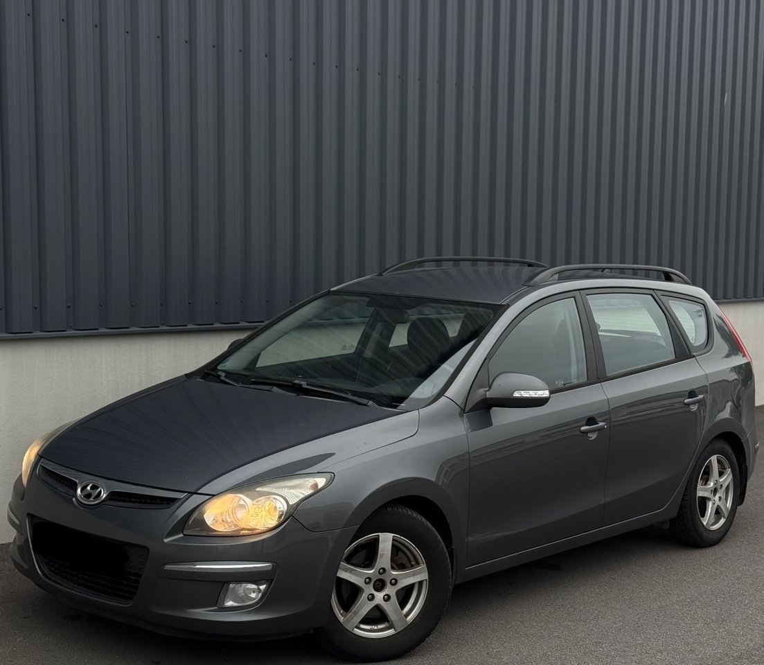 Hyundai i30 cw 1.6 CRDi 359KR/MÅN 2011, bild 2/10
