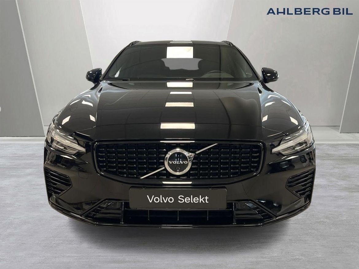 Volvo V60 T6 Plus Dark Edition 2025, photo 6/10