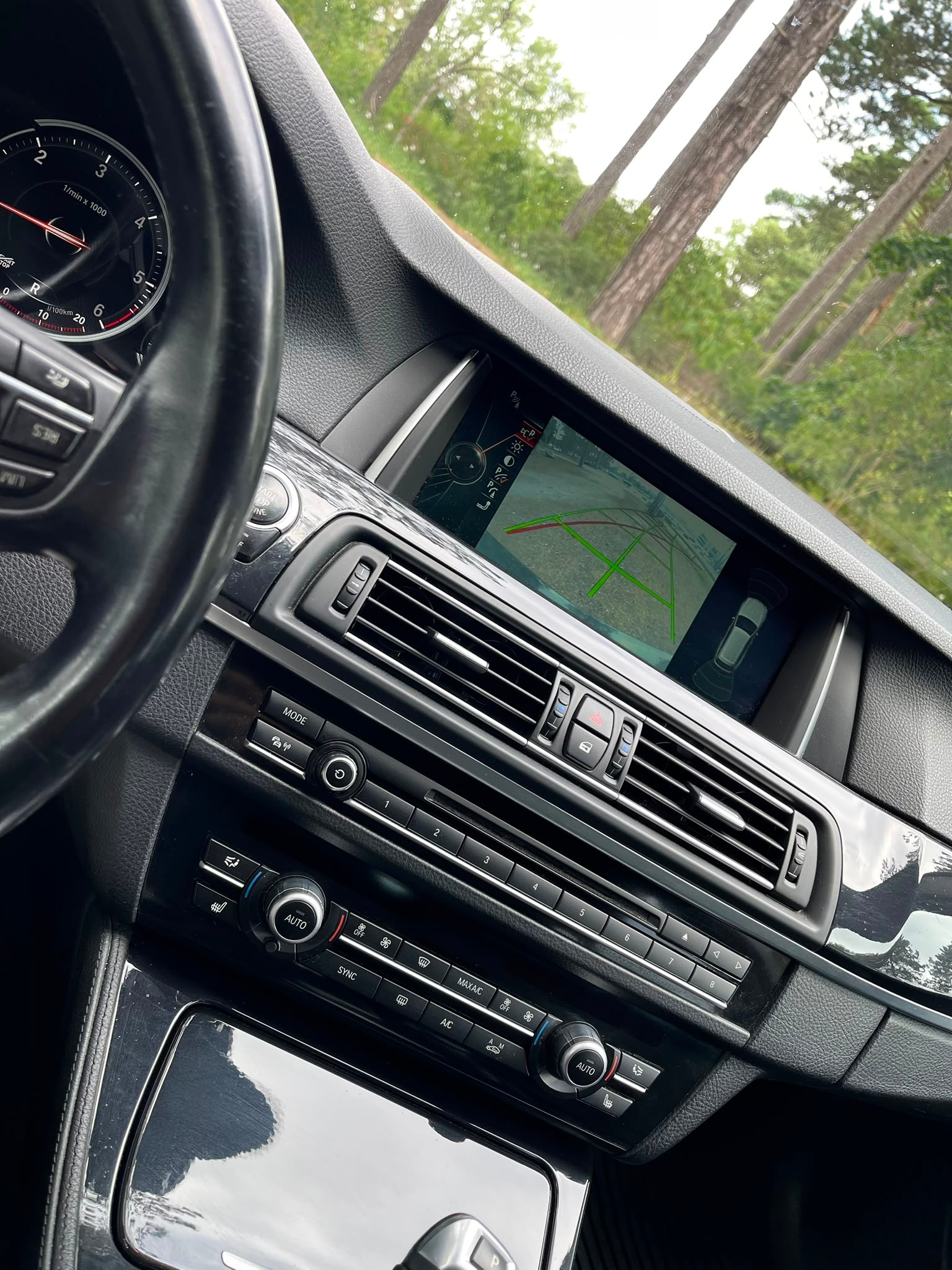 BMW 520 d xDrive Touring 2015, bild 2/10