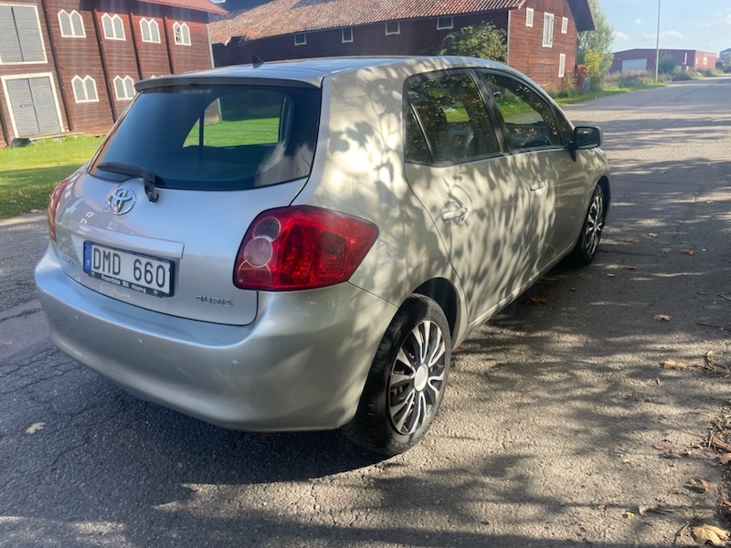 Toyota Auris 2008, bild 3/5
