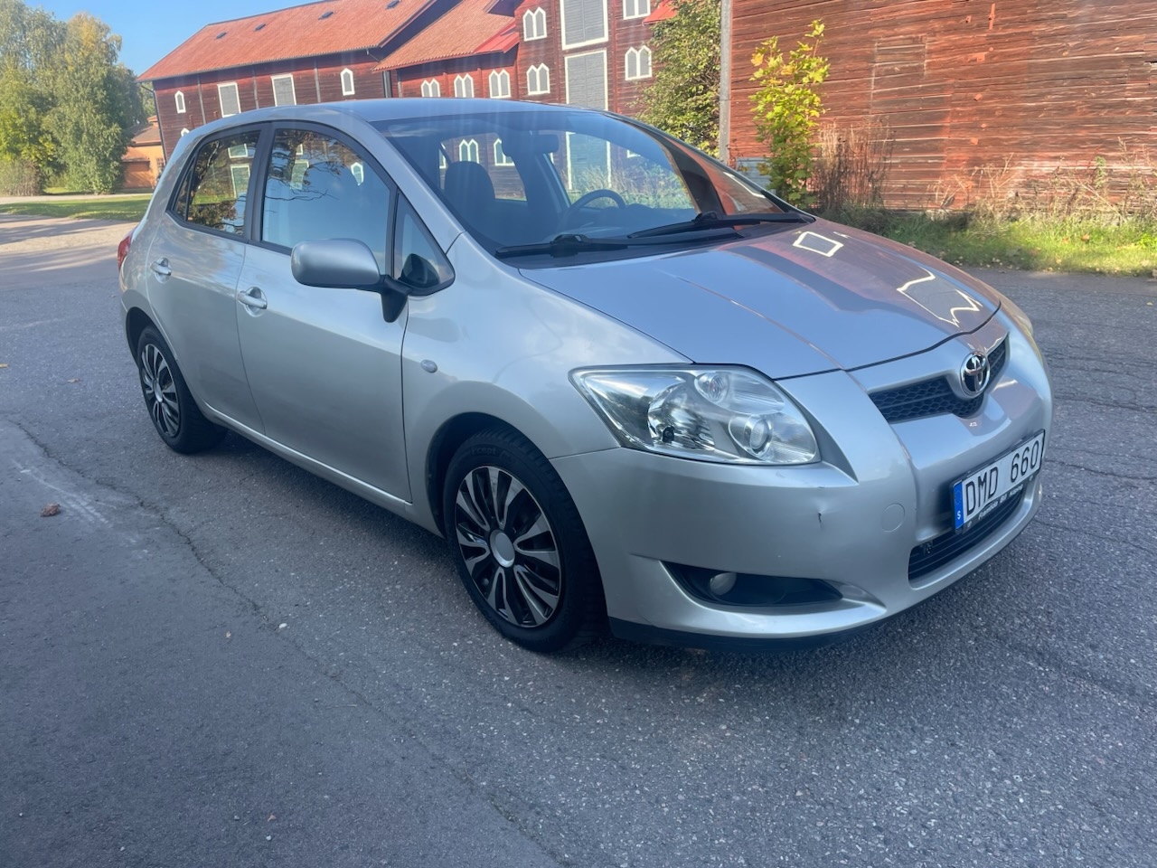 Toyota Auris 2008, bild 2/5
