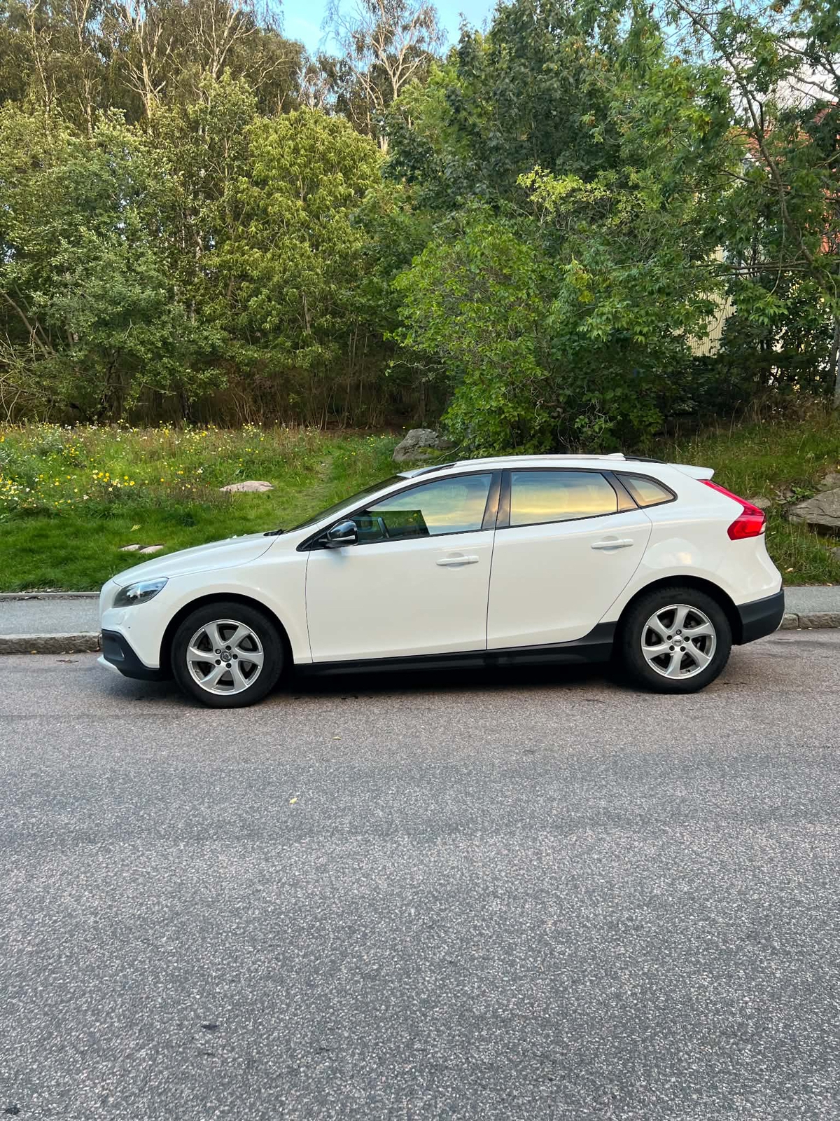 Volvo V40 Cross Country D2 Manuell 2015, bild 2/6