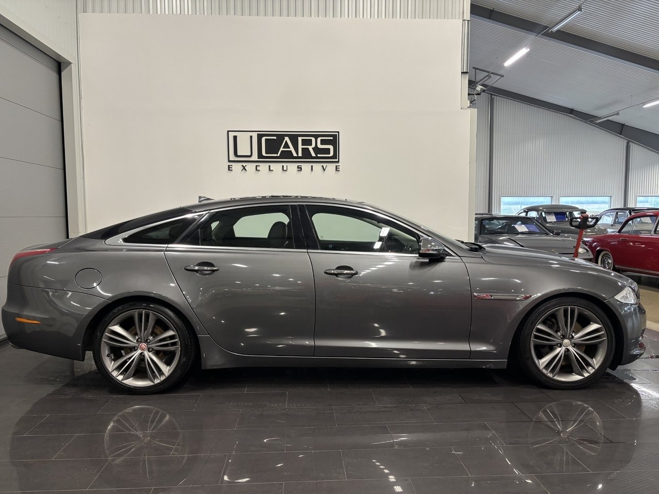 Jaguar XJ 3.0 V6 275HK / Premium Luxury 2015, kuva 3/10
