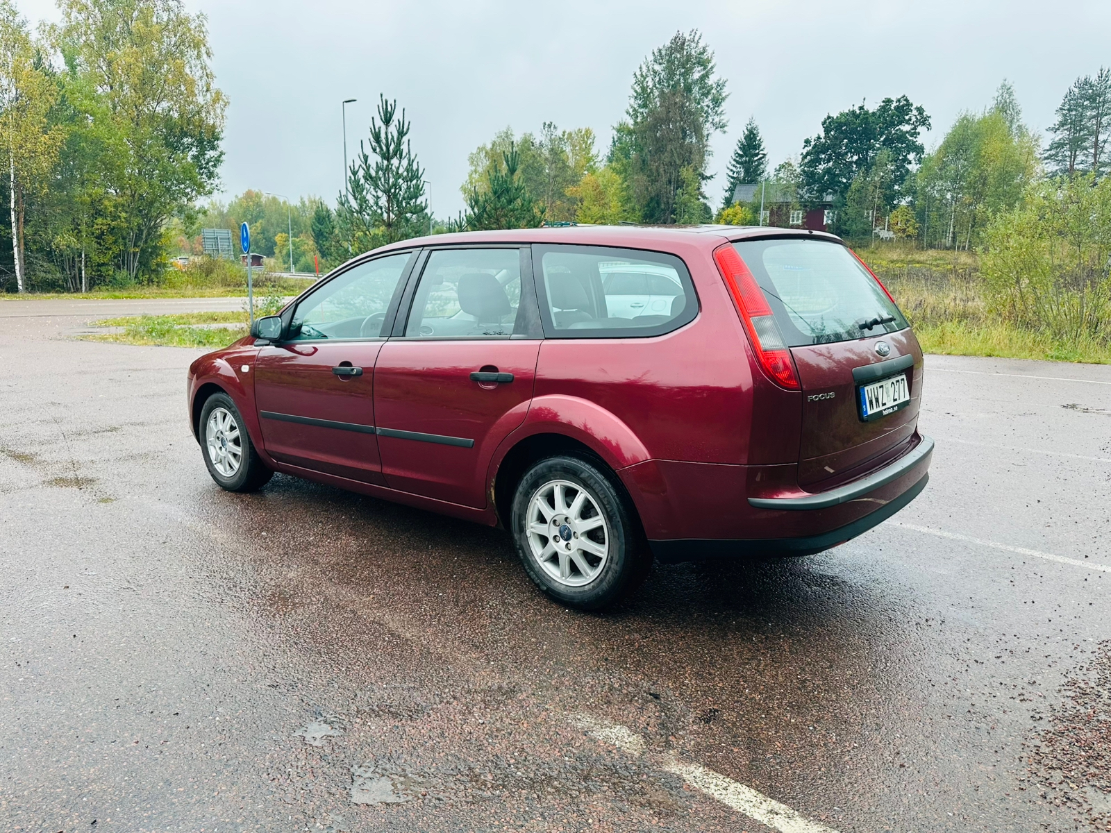 Ford Focus Kombi 1.6 Ti-VCT Manuell 2005, bild 3/5