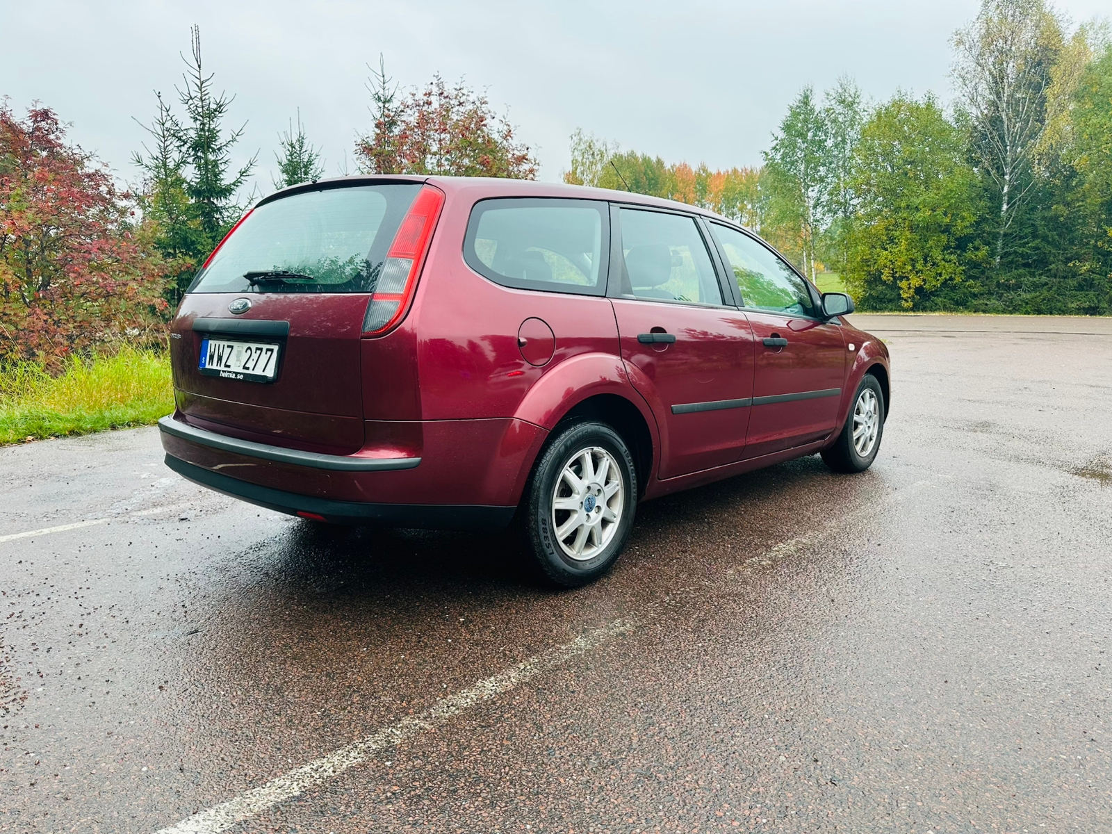 Ford Focus Kombi 1.6 Ti-VCT Manuell 2005, bild 2/5