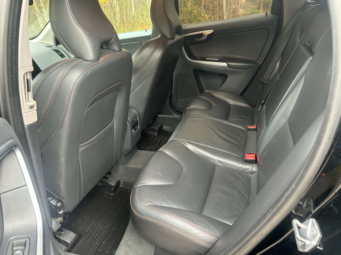 Volvo XC60 D4 AWD Geartronic 2015, bild 2/3