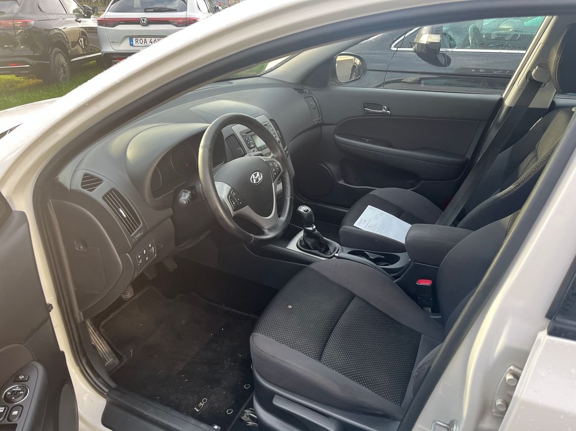 Hyundai i30 1,6 Crdi Kombi Gör det själv 2012, photo 5/5