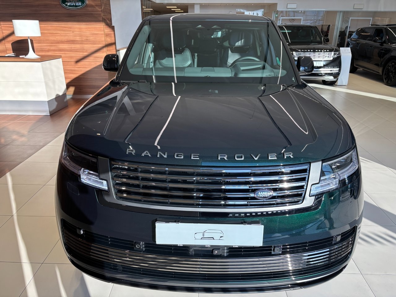Land Rover Range Rover P550e SV 2027, kuva 2/10