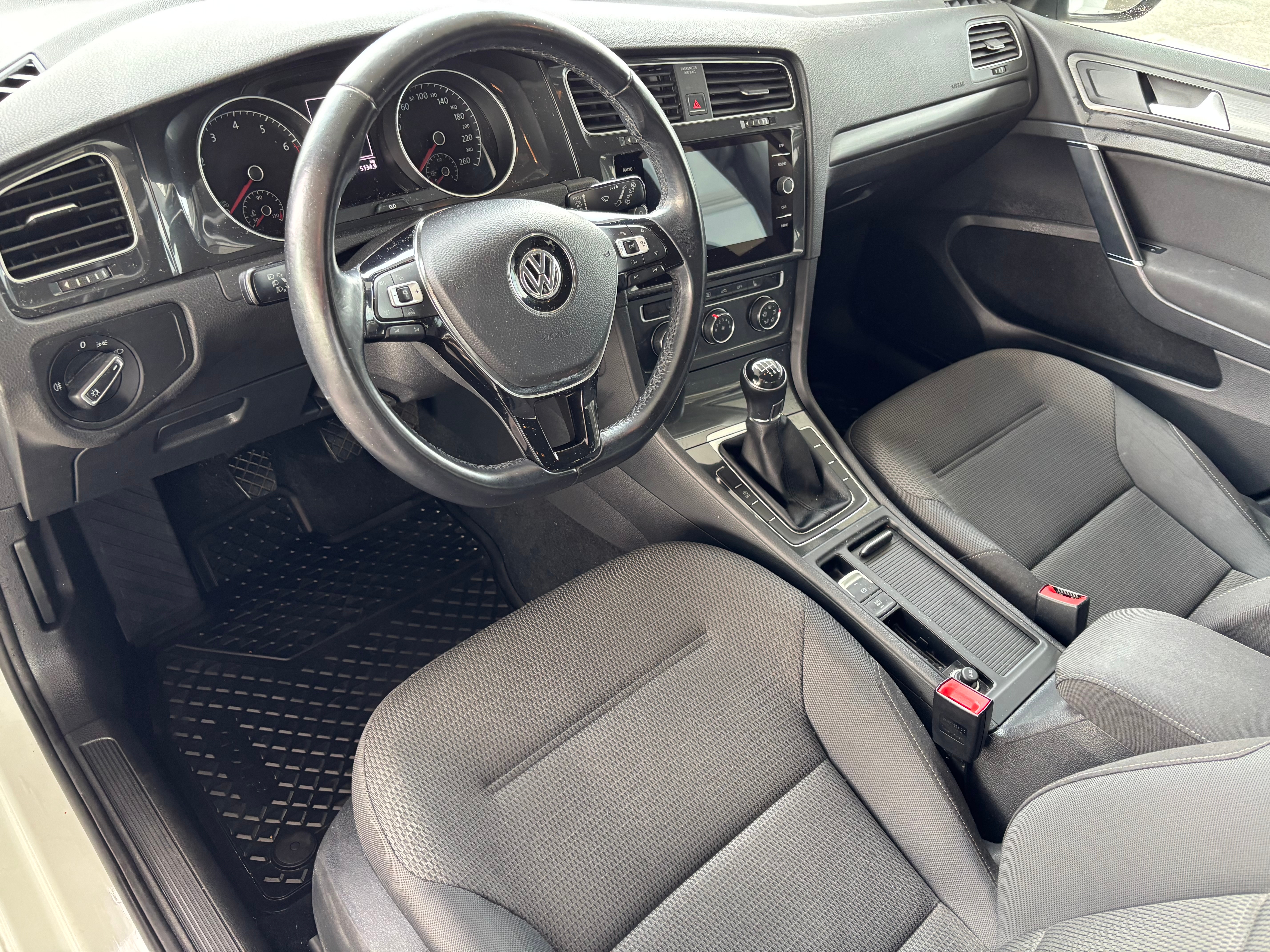 Volkswagen Golf 2018, kuva 5/10
