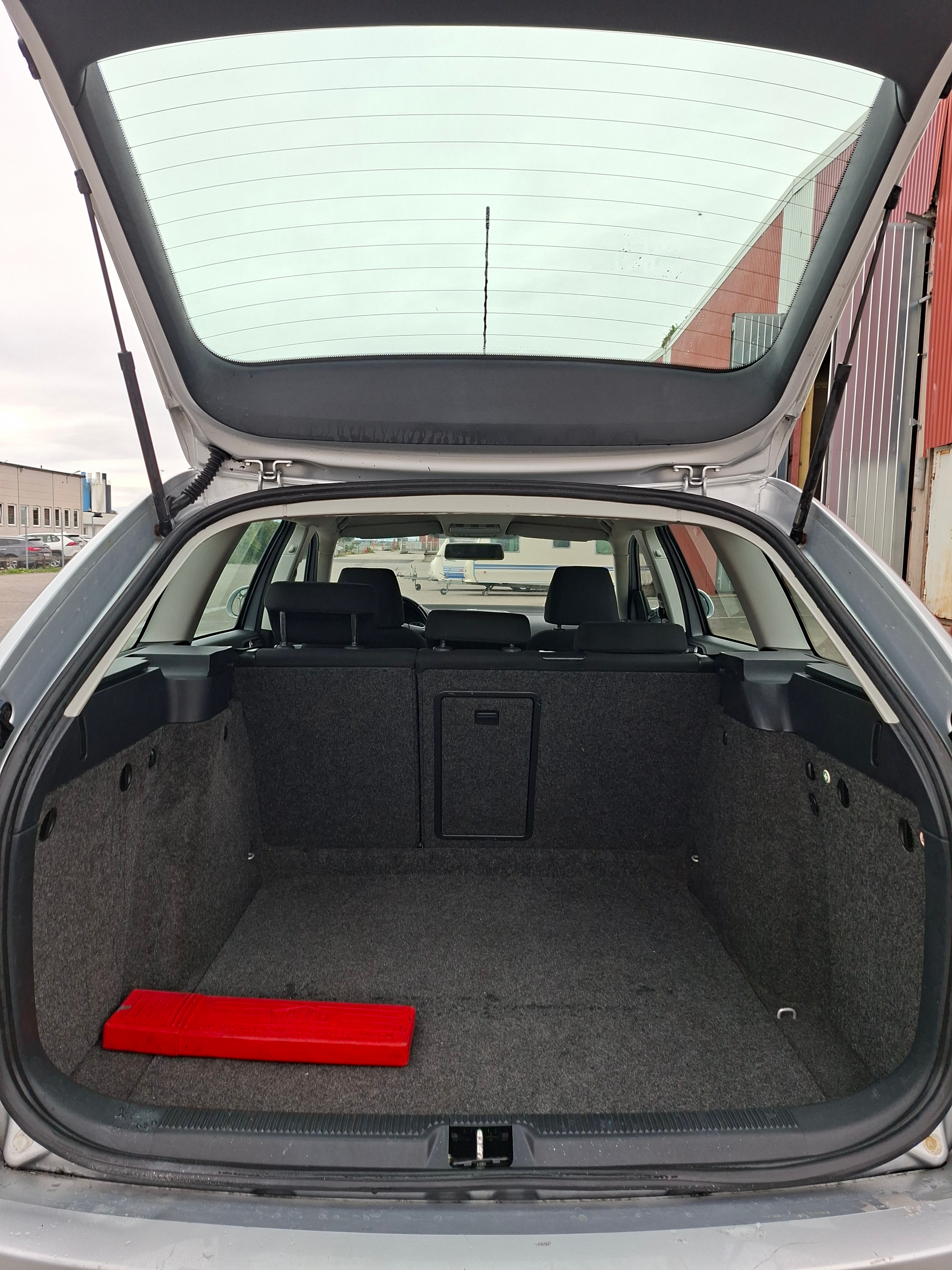 Skoda Octavia Kombi 1.4 TSI Manuell 2010, bild 4/8