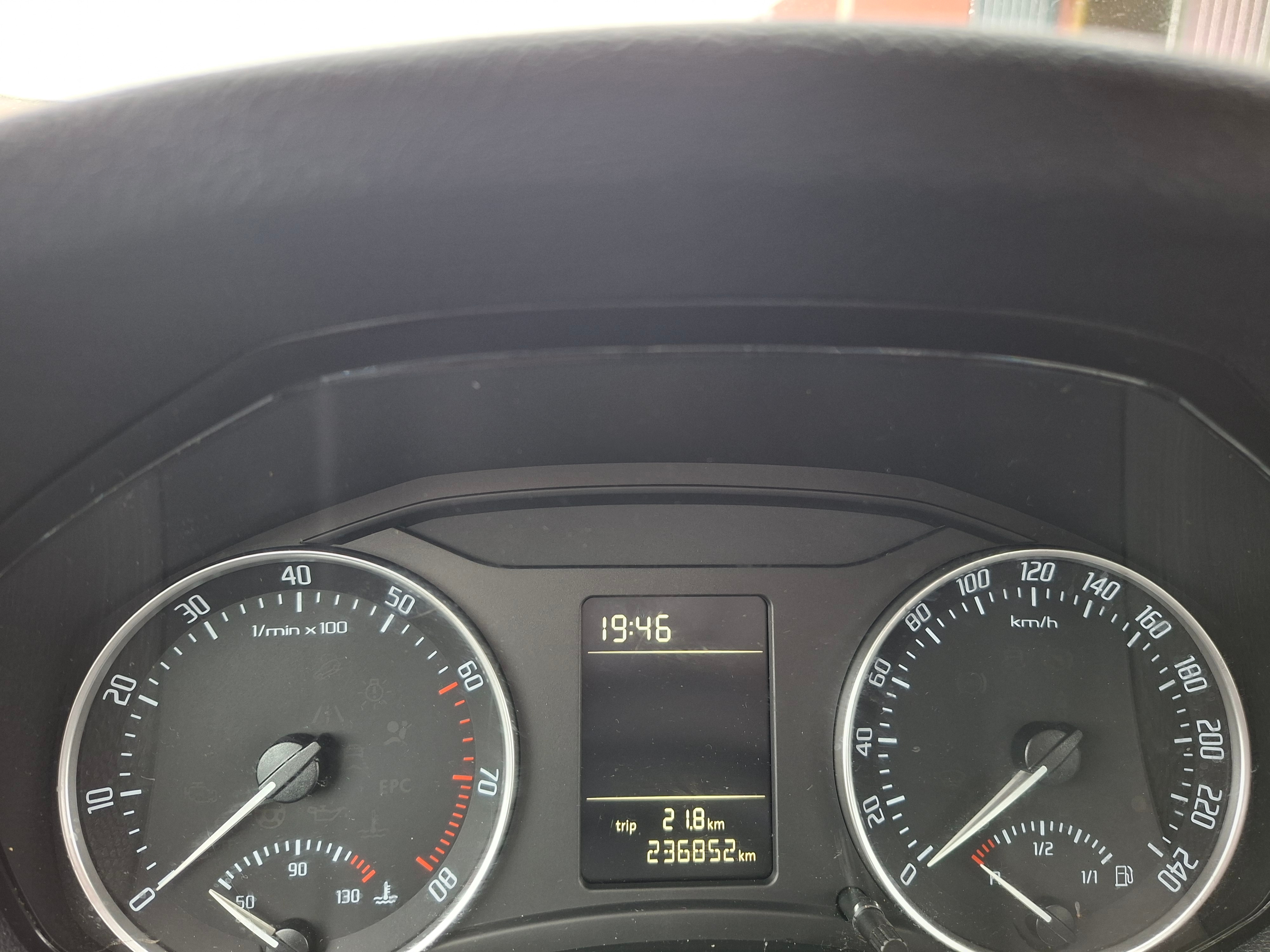 Skoda Octavia Kombi 1.4 TSI Manuell 2010, bild 7/8