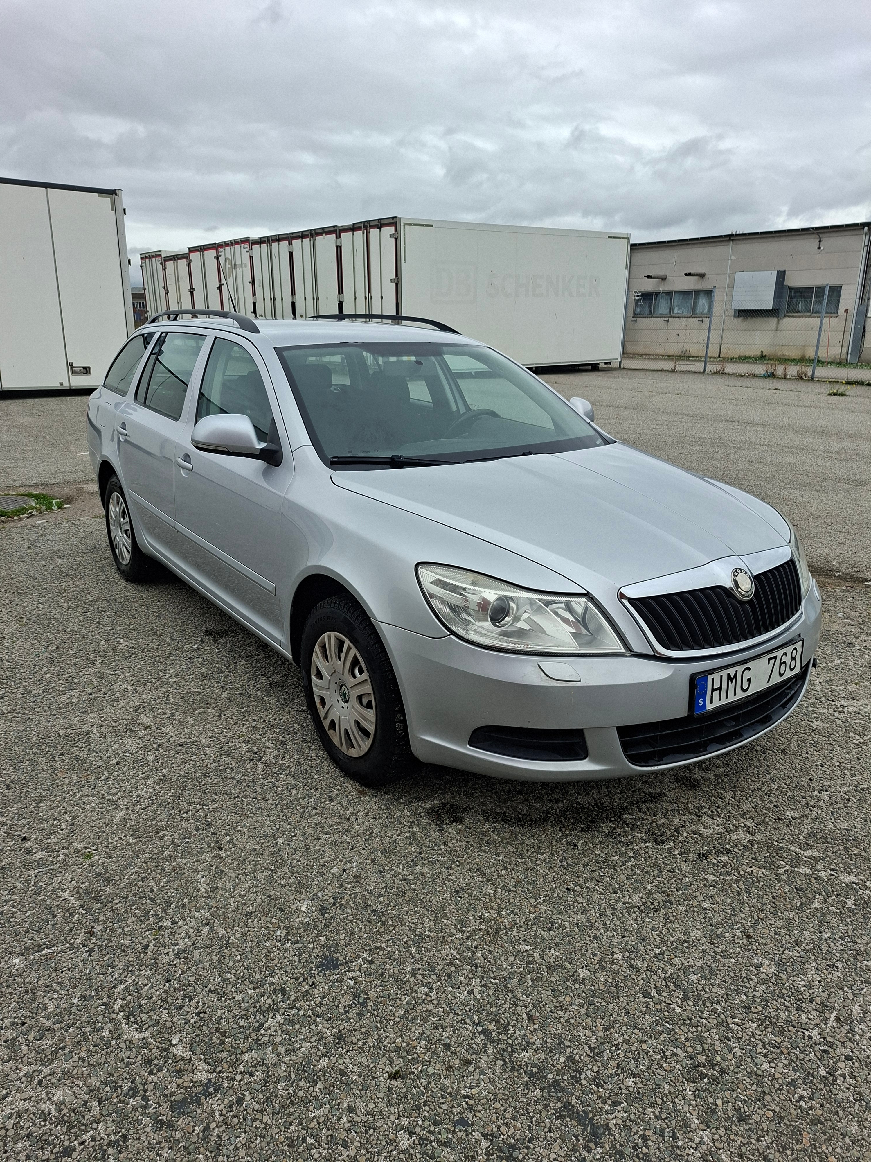 Skoda Octavia Kombi 1.4 TSI Manuell 2010, bild 8/8