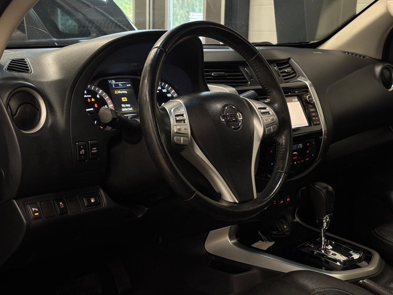 Nissan Navara 2016, bild 7/10