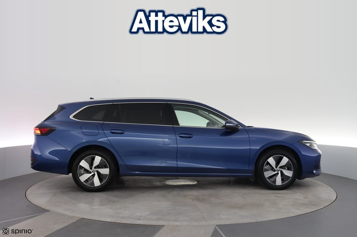 Volkswagen Passat 2025, photo 2/10