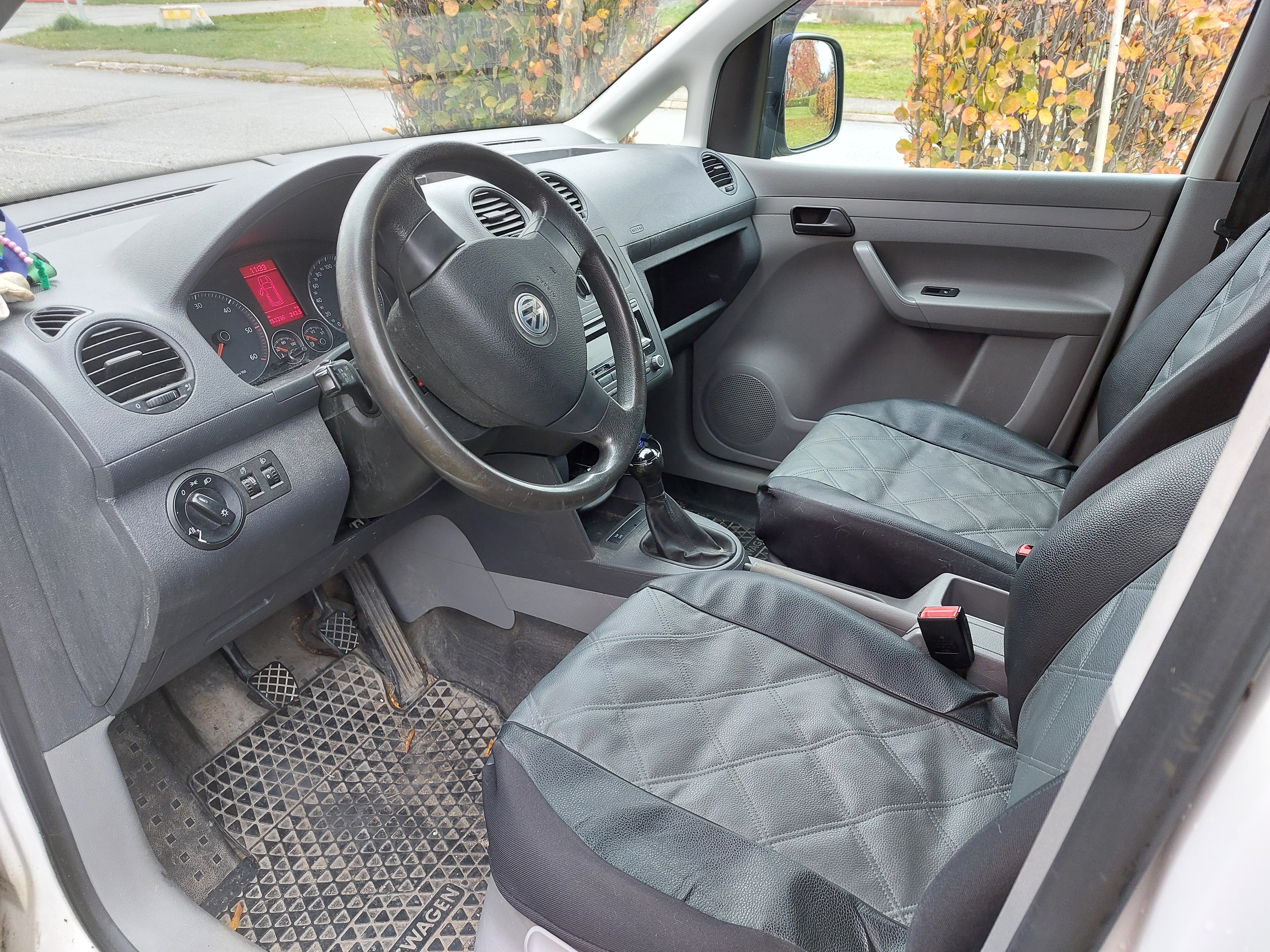 Volkswagen Caddy 2010, kuva 5/5