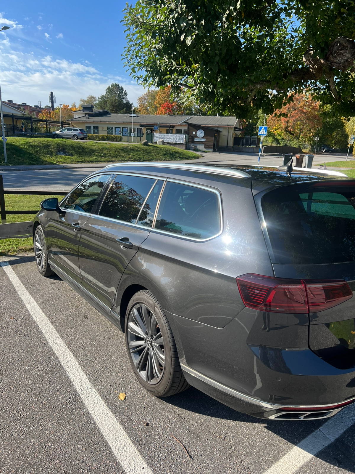Volkswagen Passat 2021, bild 2/6