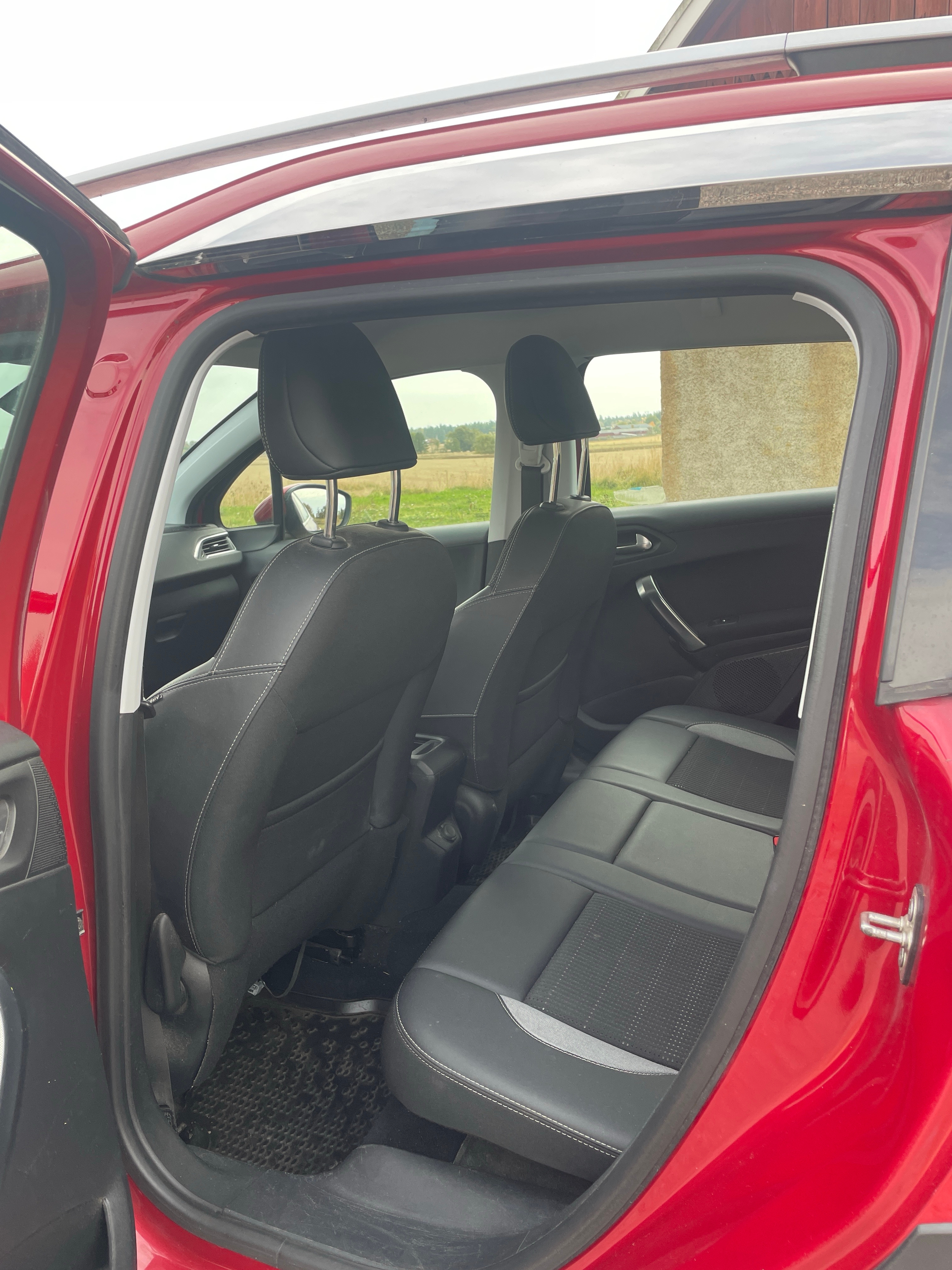 Peugeot 2008 1.5 BlueHDi 100 Manuell 2018, bild 6/10