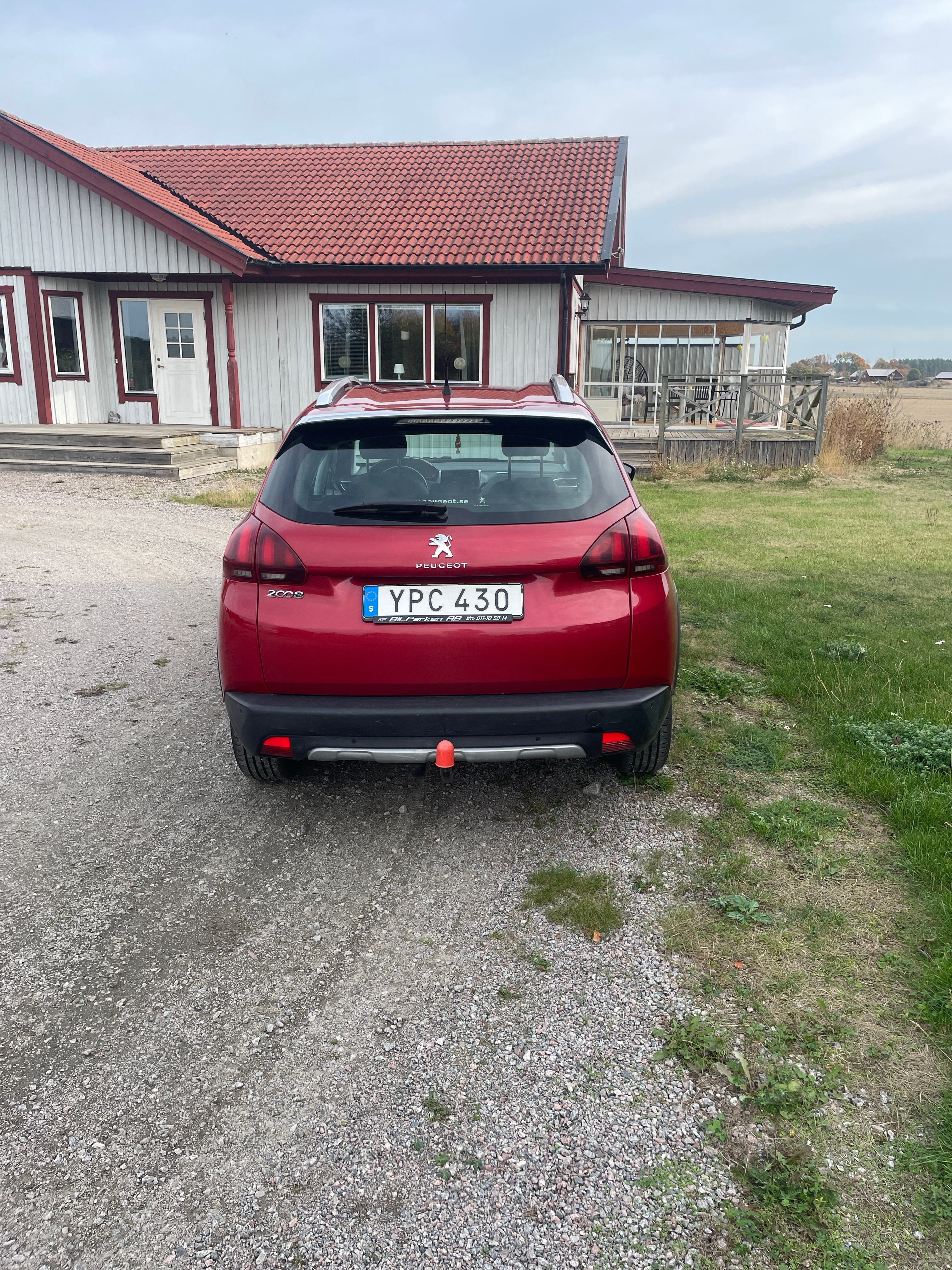 Peugeot 2008 1.5 BlueHDi 100 Manuell 2018, bild 4/10