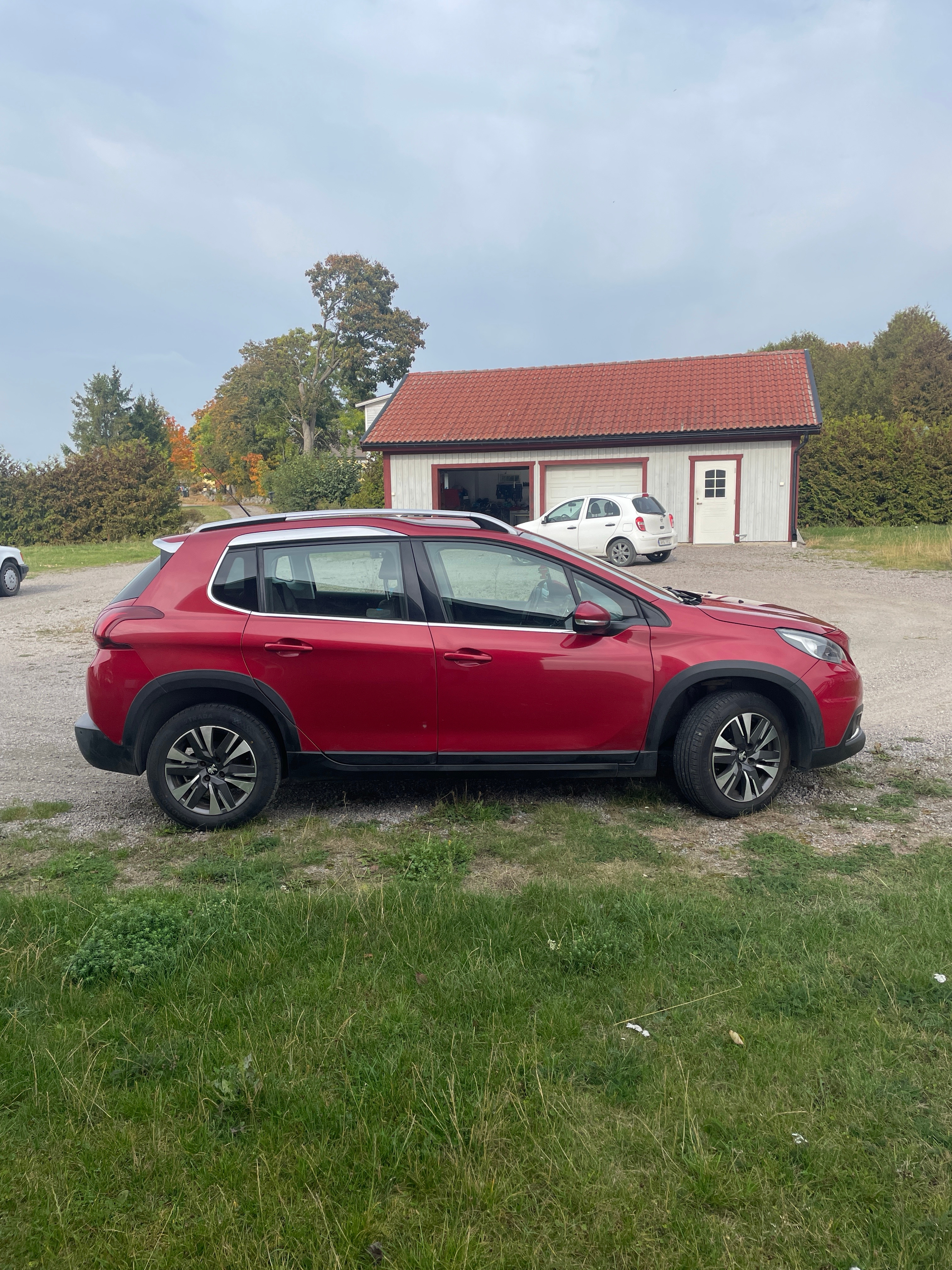 Peugeot 2008 1.5 BlueHDi 100 Manuell 2018, bild 3/10