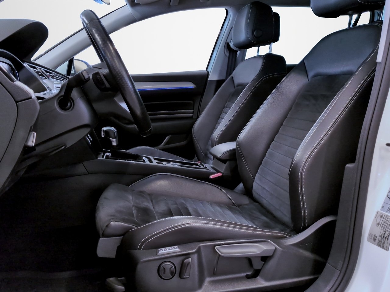 Volkswagen Passat 2020, bild 7/10