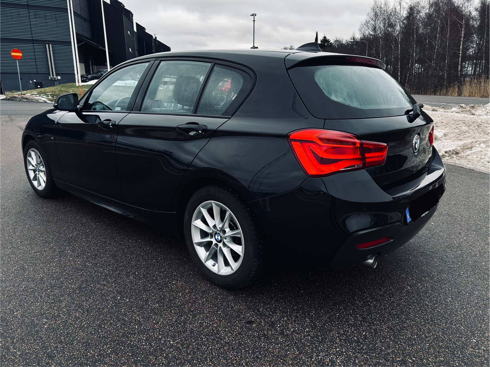 BMW 118 i 5-dörrars Steptronic 2018, bild 2/7
