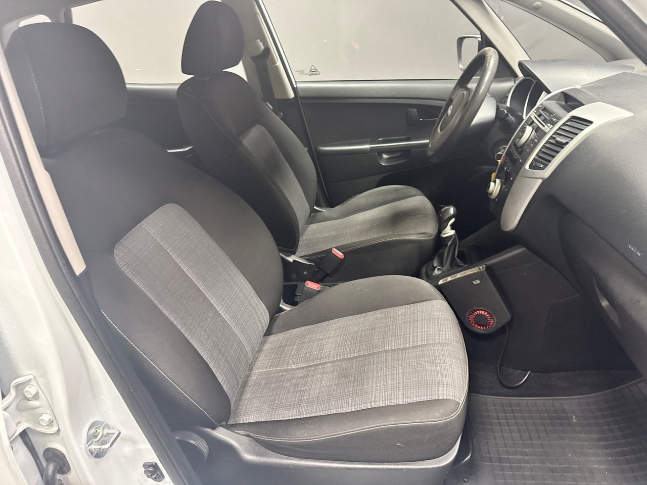 Kia Venga 1.4 CRDi ECO 90hk 2013, bild 6/8