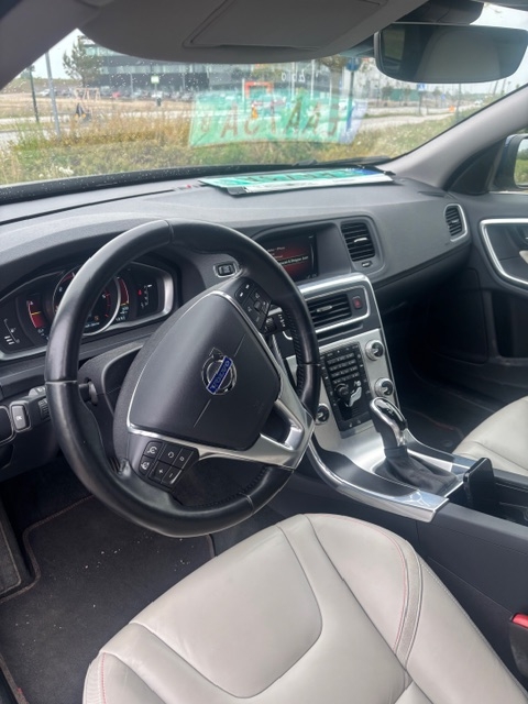 Volvo V60 D2 Powershift 2015, bild 4/6
