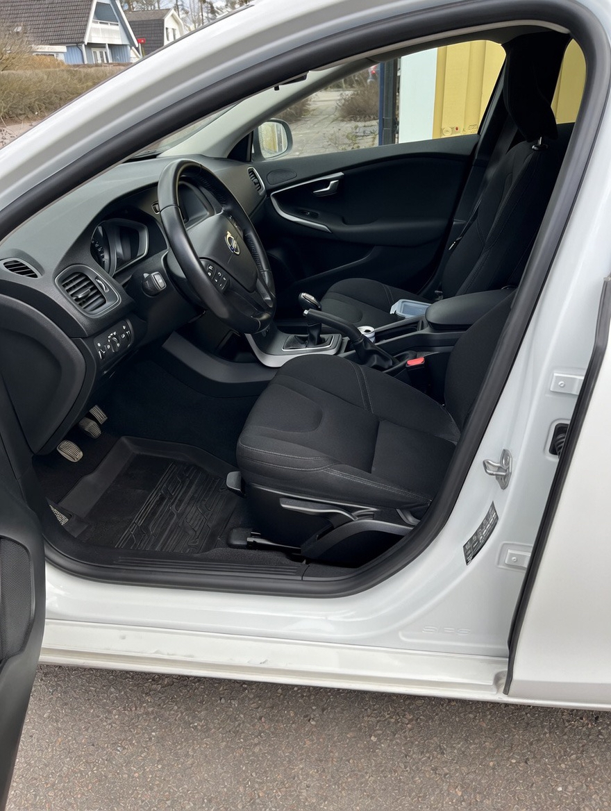 Volvo V40 D2 Manuell 2016, bild 2/5