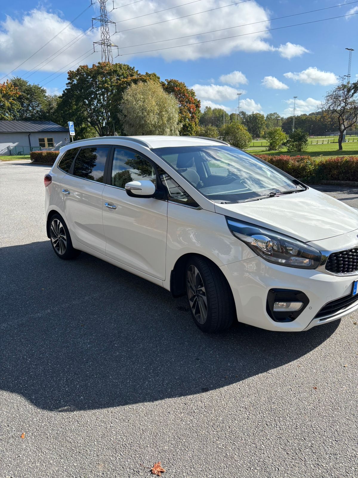 Kia Carens 1.7 VGT DCT 2018, bild 2/5