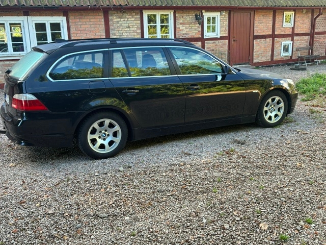 BMW 523