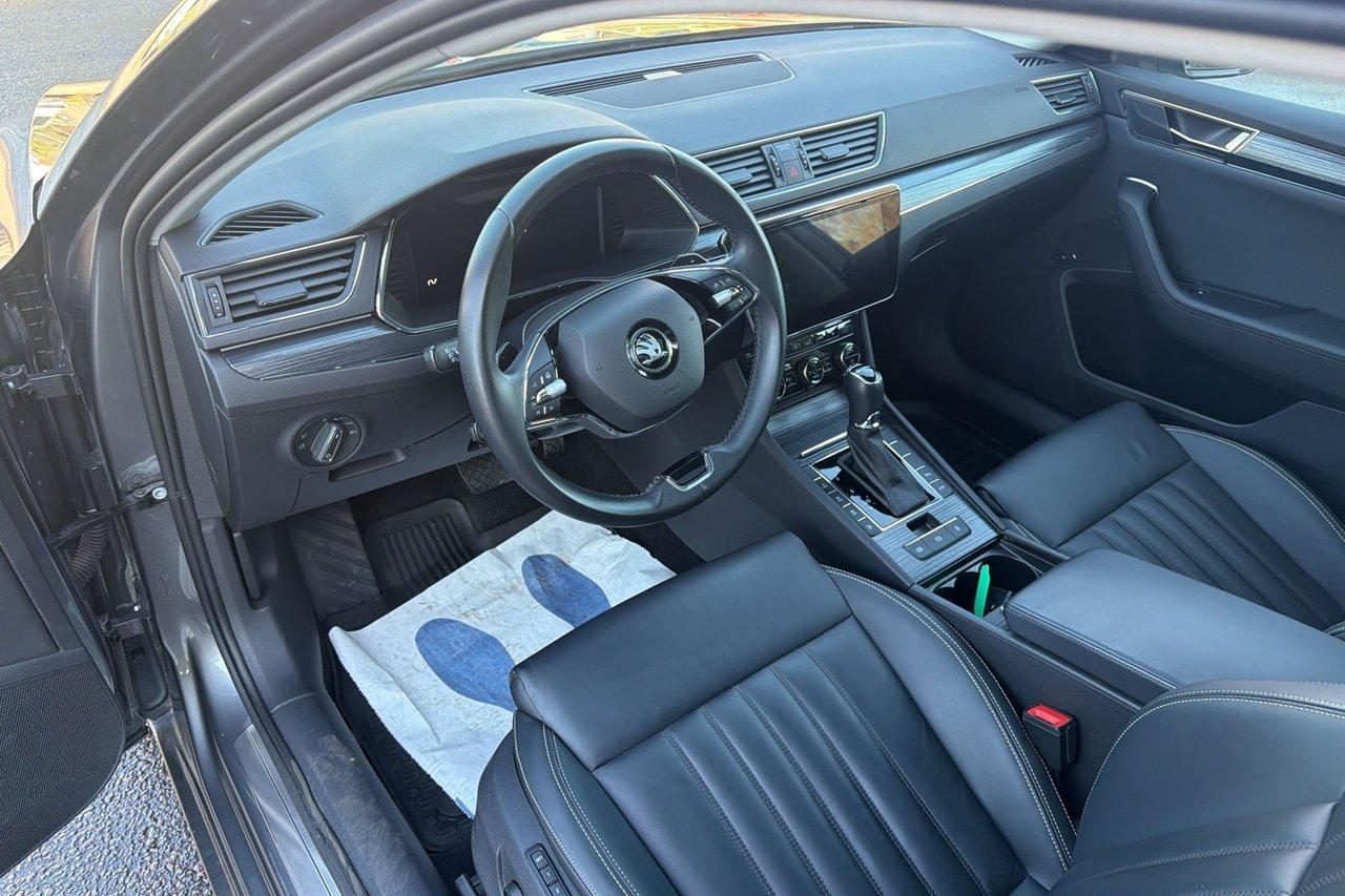 Skoda Superb 2023, bild 6/10