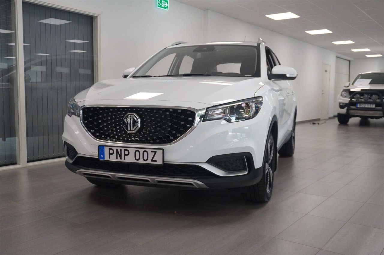 MG ZS Luxury 45kWh Pano Elstol 360 Kam 2021, kuva 2/10