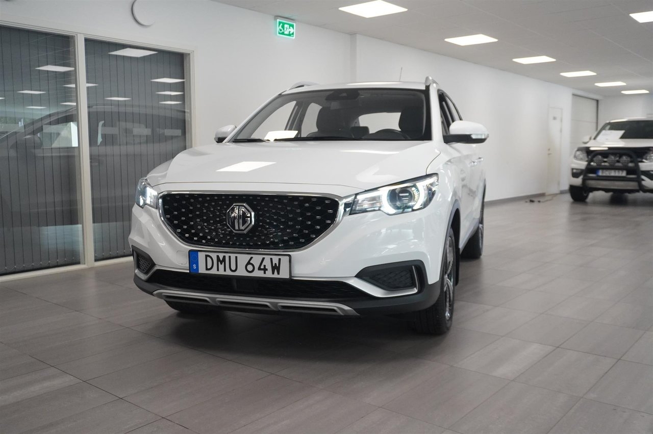 MG ZS Luxury 45kWh Pano Elstol 360-Kam 2021, kuva 2/10