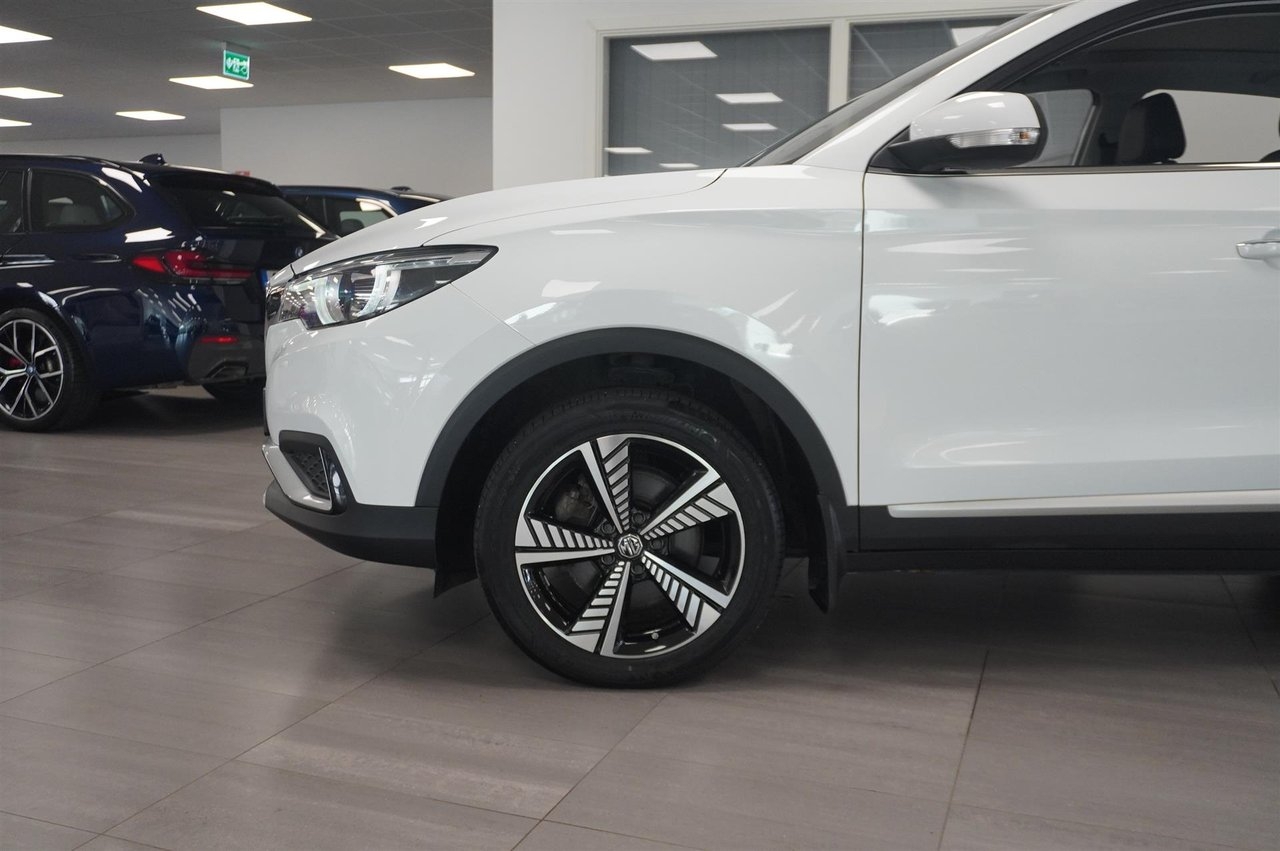 MG ZS Luxury 45kWh Pano Elstol 360-Kam 2021, kuva 3/10