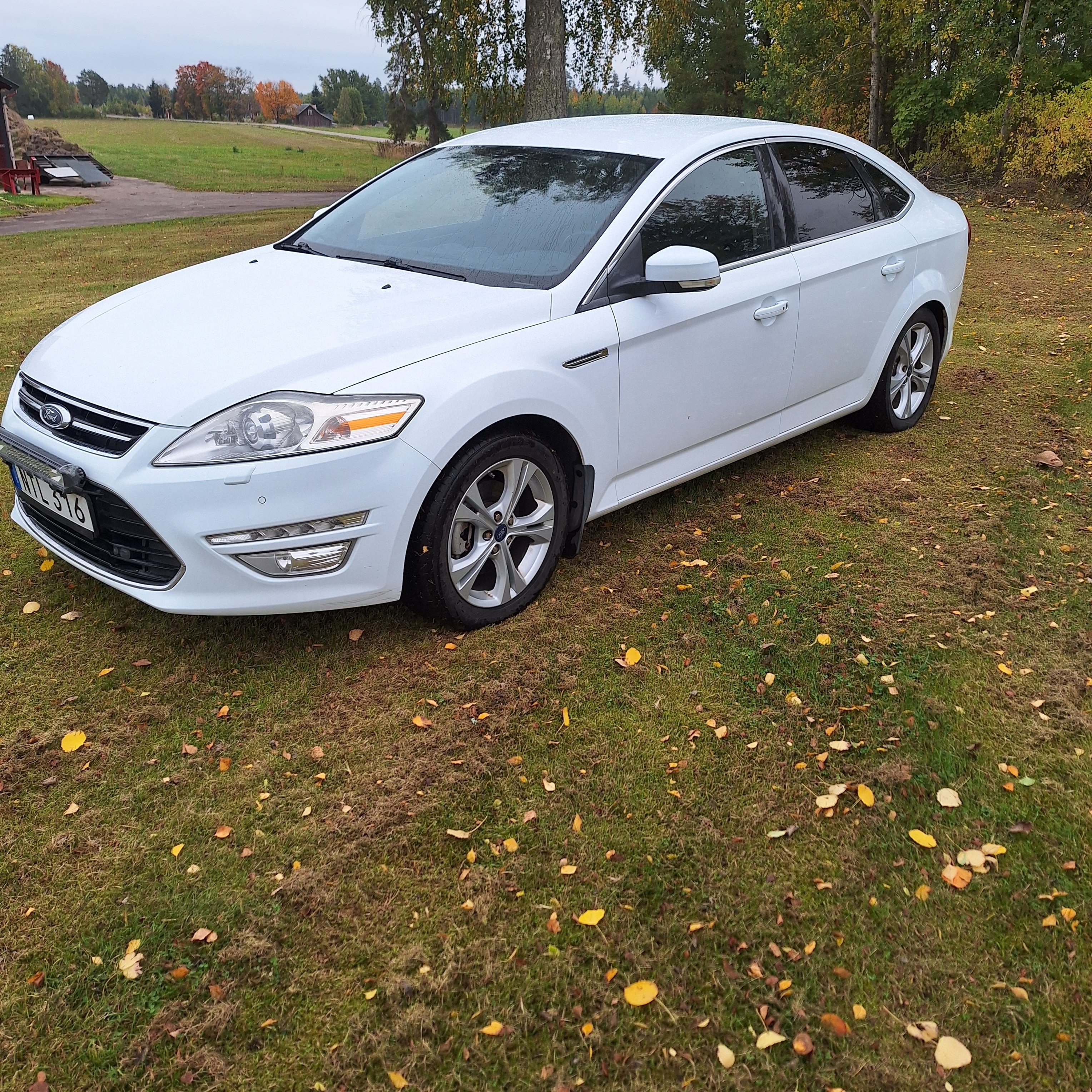 Ford Mondeo 1.6 TDCi Manuell 2011, bild 2/2