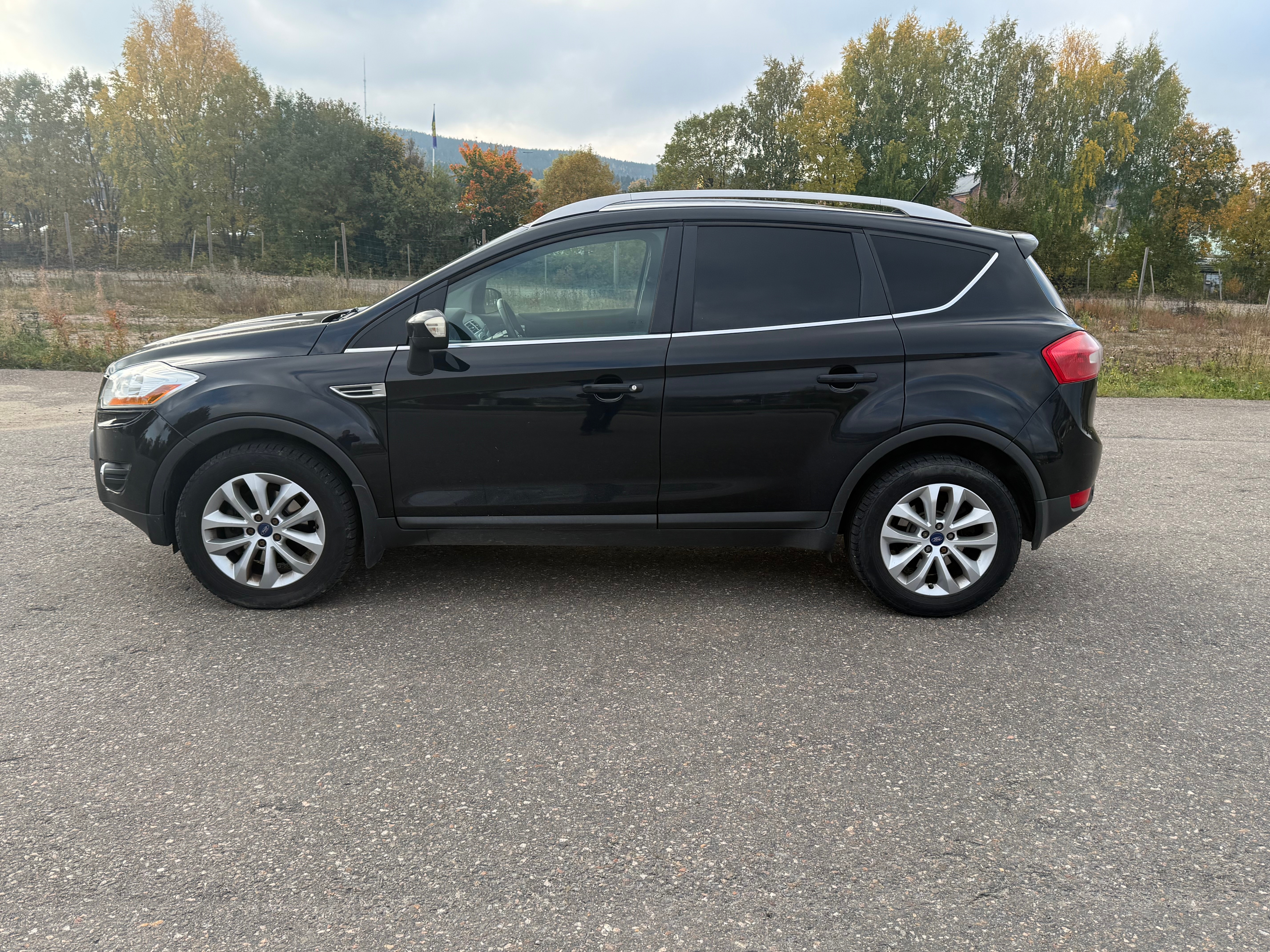 Ford Kuga 2.0 TDCi AWD Powershift 2011, photo 4/9