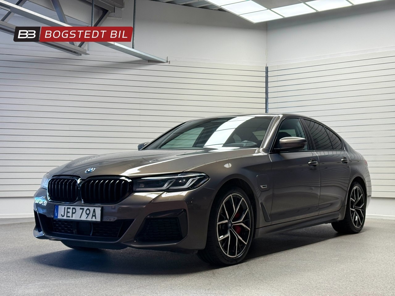 BMW 545 e xDrive 394hk 2023, kuva 3/10