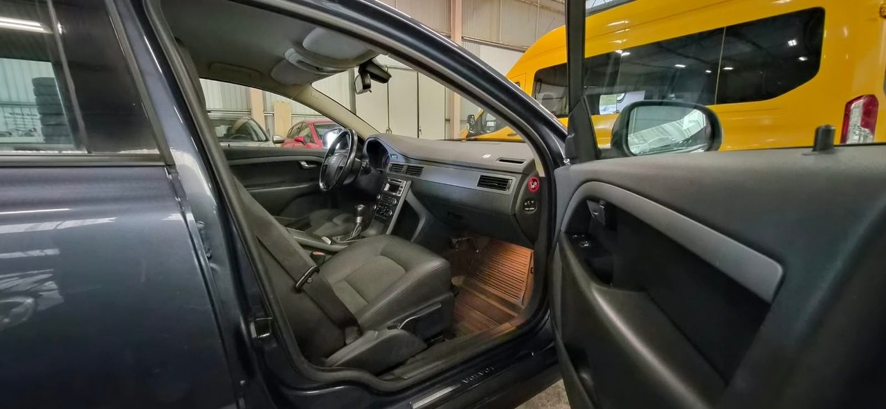 Volvo V70 2.0F Kinetic 2009, bild 6/10