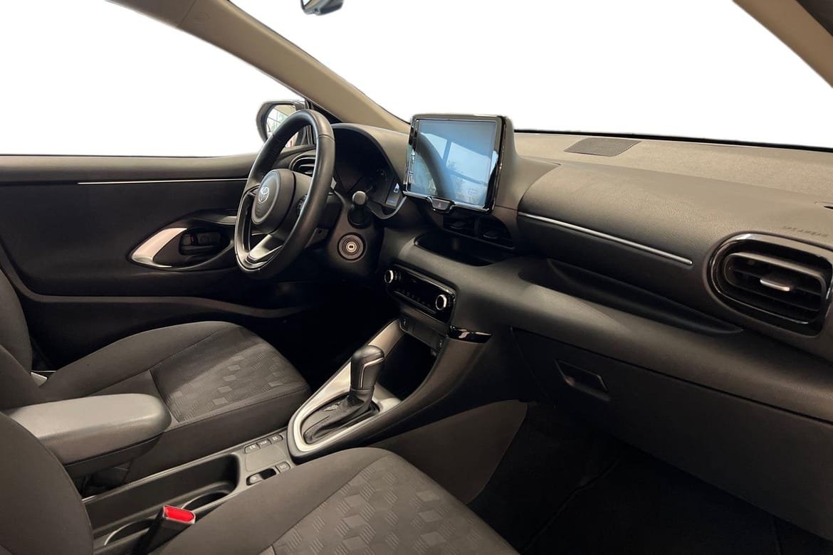 Toyota Yaris 2025, photo 7/21