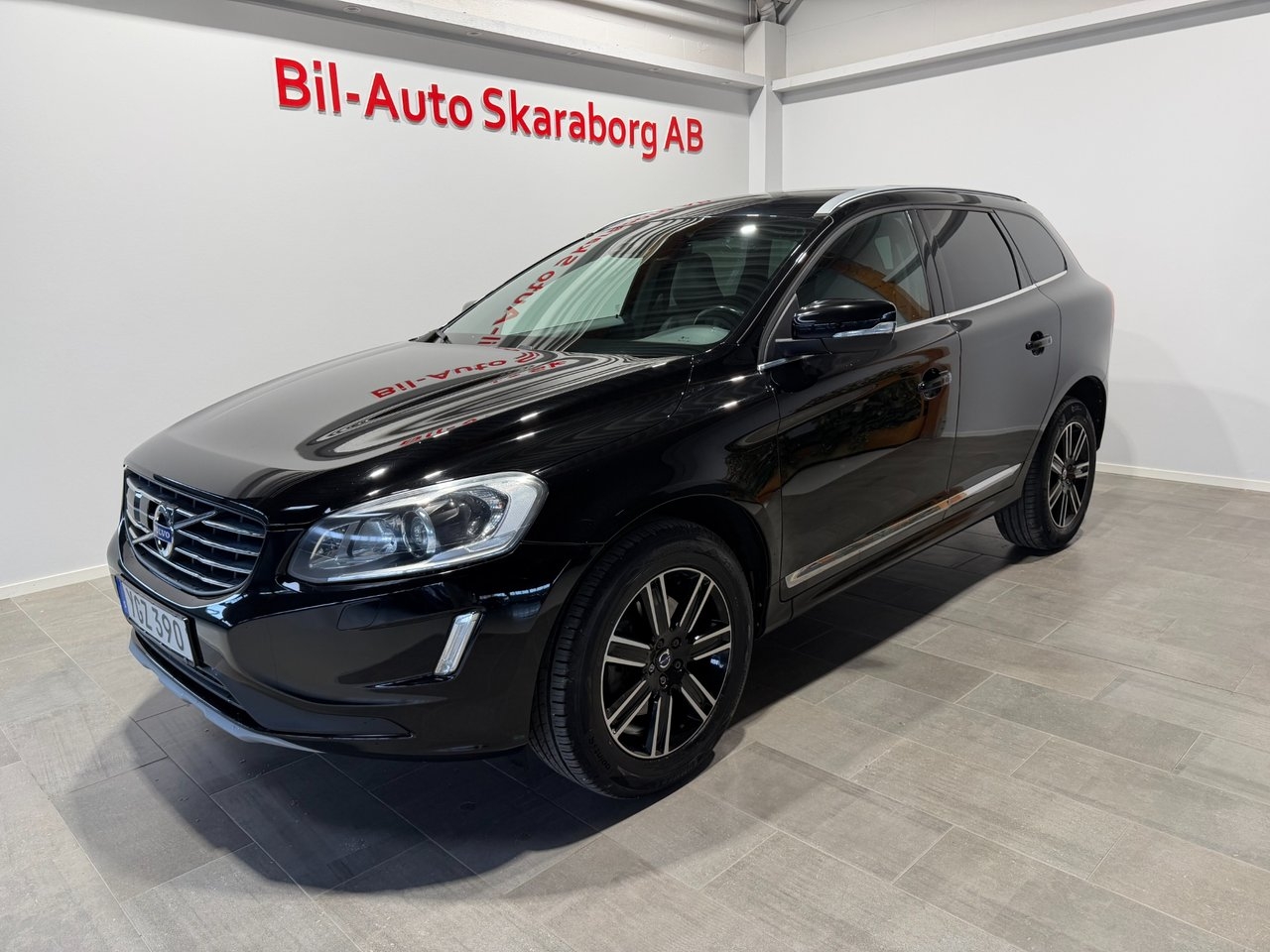Volvo XC60 D4 AWD Automat Summum Classic 2017, kuva 2/10
