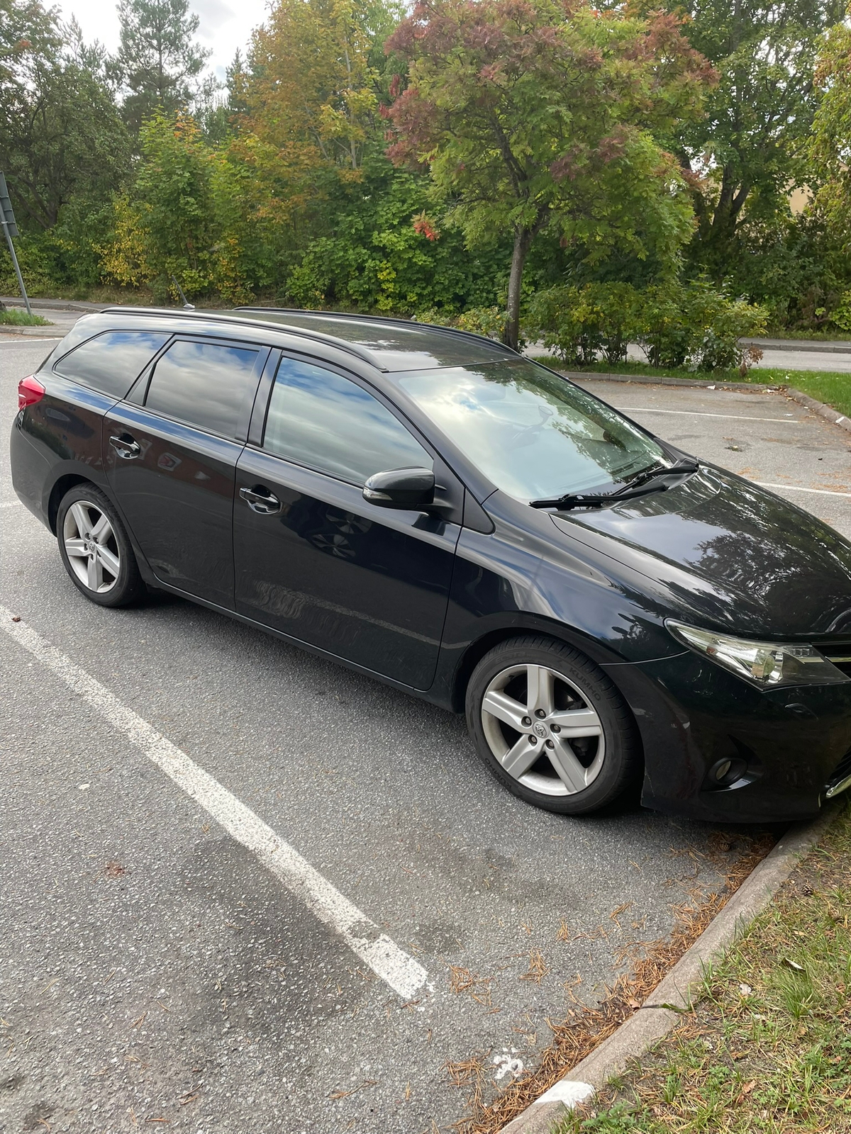 Toyota Auris 2014, kuva 3/5