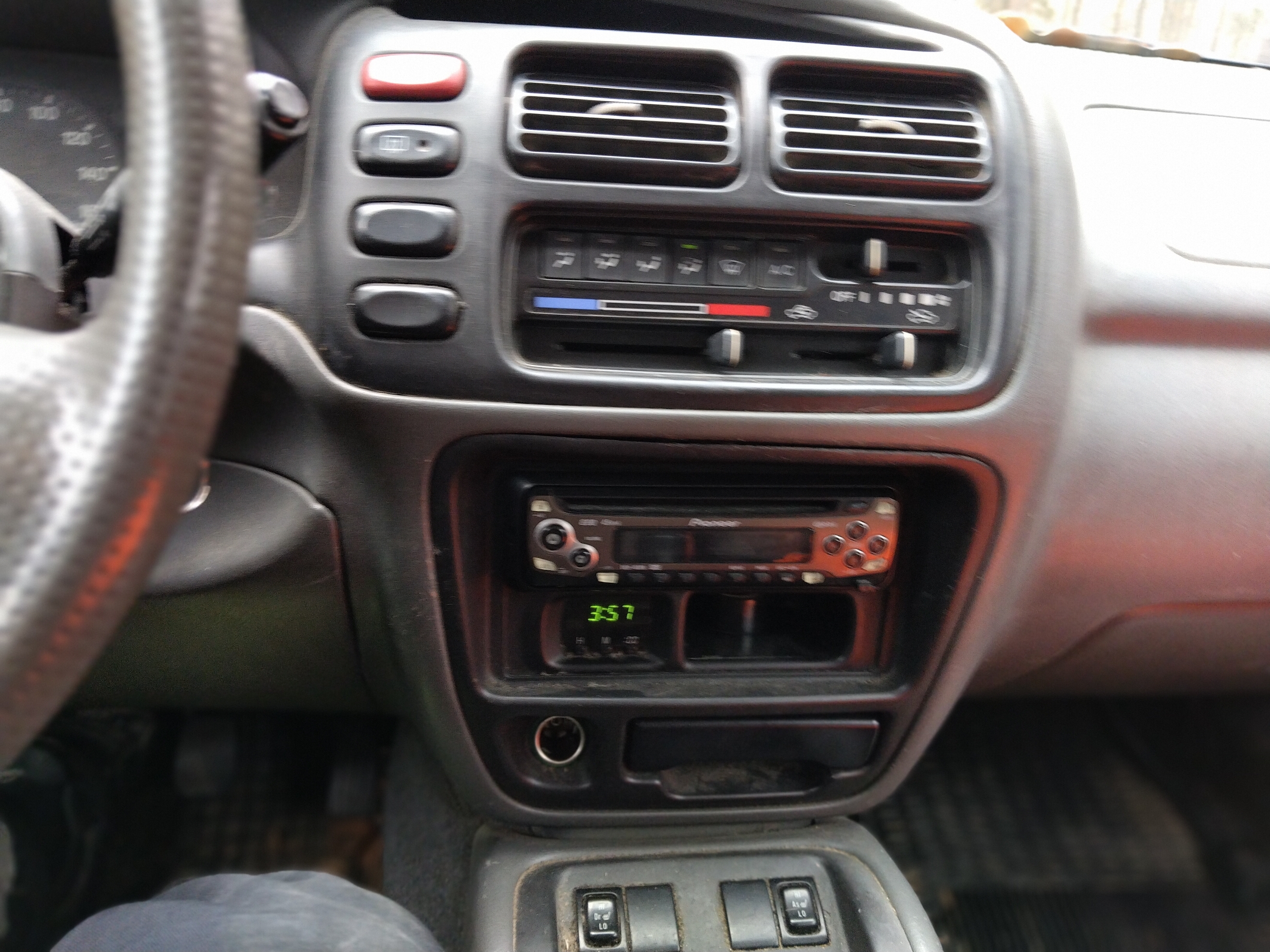 Suzuki Grand Vitara 1999, bild 6/7
