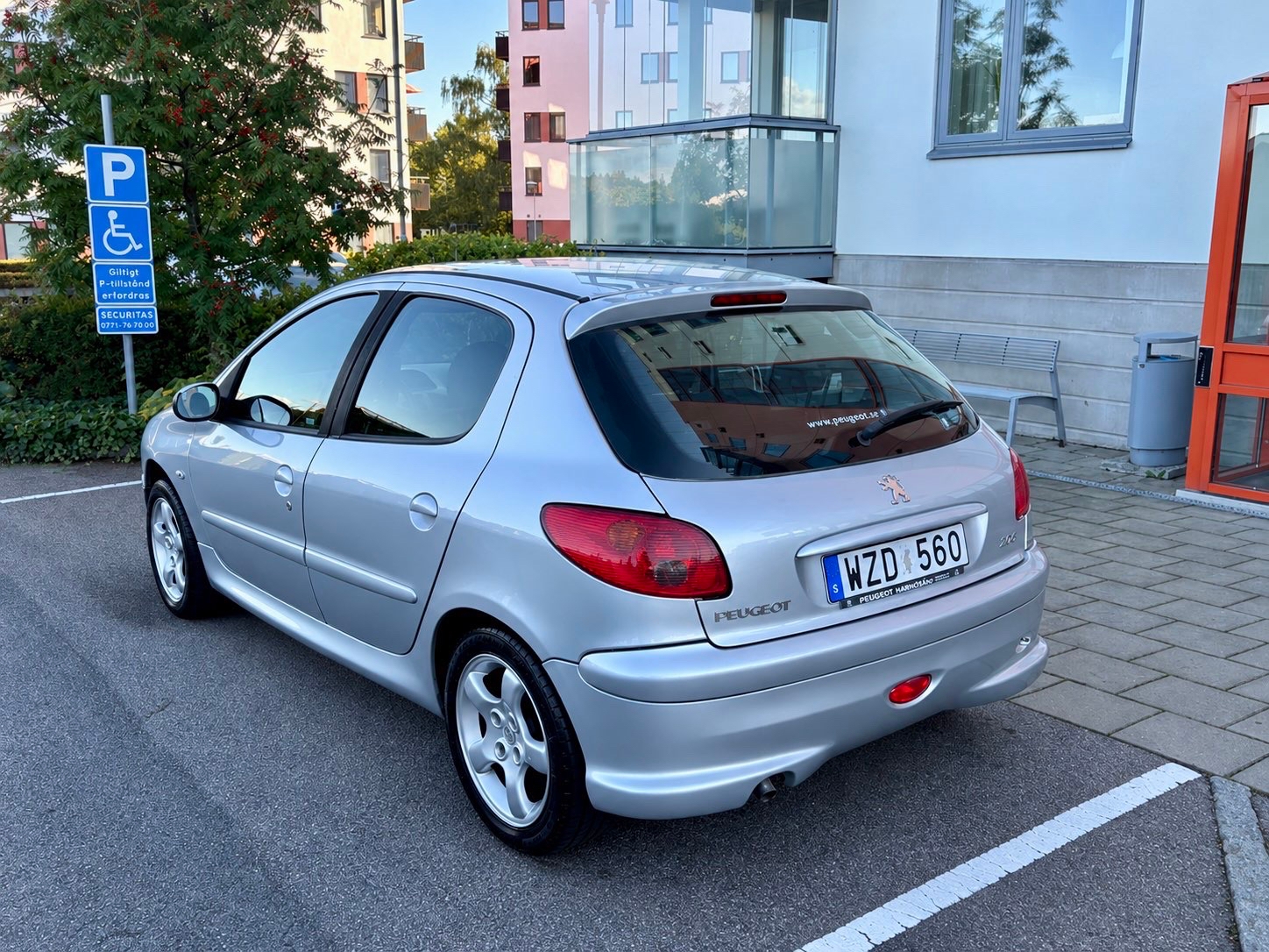 Peugeot 206 5-dörrar 1.4 Manuell 2006, bild 3/7